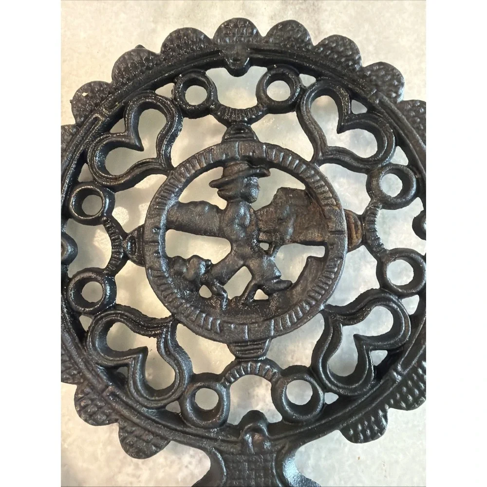 Set Of 2 Vintage Cast Iron Trivets Amish Boy And Girl OLA000